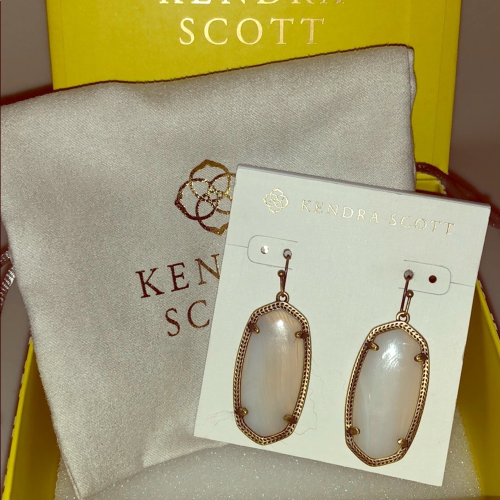 NWOT Kendra Scott earrings